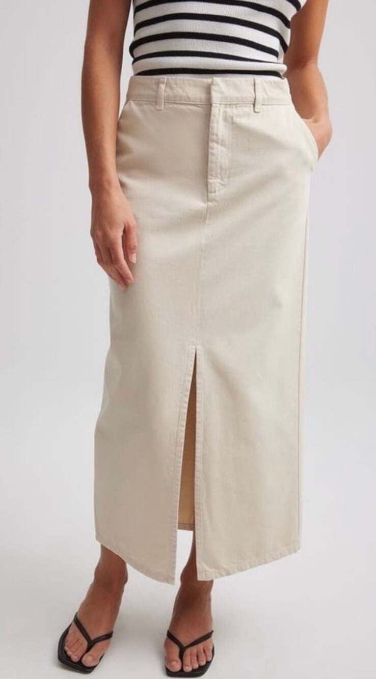 Elodie Elby4439-NR Front Slit Midi Skirt in Sand XS